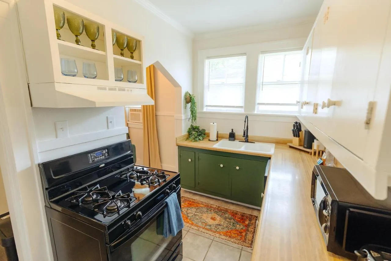 Historic Revival King Bed Midtown Memphis 66 Fast Wifi Free Parking Yes Pets Βίλα Ηνωμένες Πολιτείες της Αμερικής