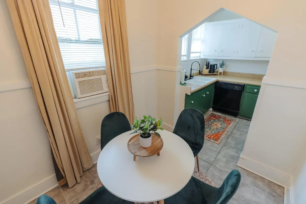 Σπίτι διακοπών Historic Revival King Bed Midtown Memphis 66 Fast Wifi Free Parking Yes Pets Βίλα Ηνωμένες Πολιτείες της Αμερικής